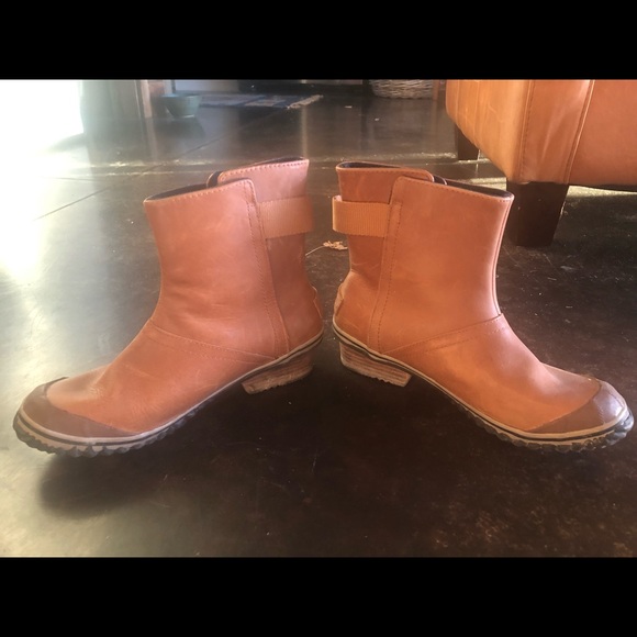 sorel slimboot shortie